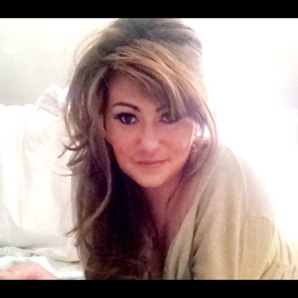 💥Meet your Posher 😁 - Picture 1 of 8